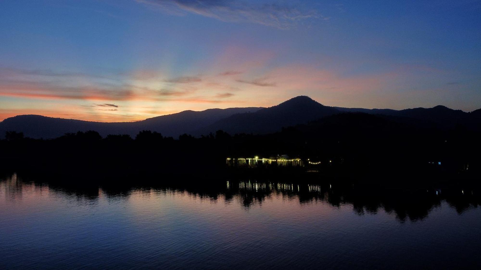 Kampot Riverfront Boutique Екстериор снимка